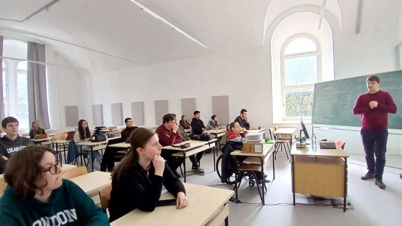 Studentima anglistike dr. sc. Marin...